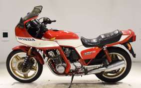 HONDA CB900F 2025 SC01