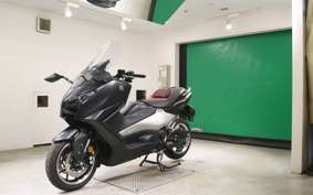 YAMAHA T-MAX 560 2026 SJ21J