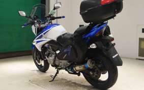 SUZUKI GSR250