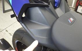 BMW M1000R 2024