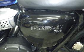 TRIUMPH BONNEVILLE T100 2023