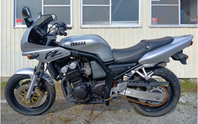 YAMAHA FZ400 1997 4YR