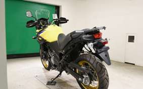 SUZUKI DL650 ( V-Strom 650 ) XTA 2022 C733M