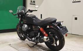 MOTO GUZZI V7 STONE 2023