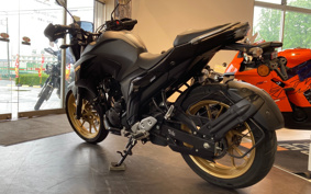 YAMAHA FZS25 RG69