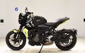 TRIUMPH TRIDENT 660 2023