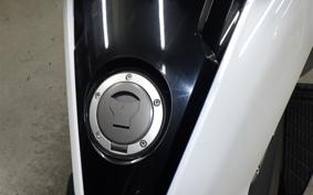 HONDA NM4 VULTUS -02 2014 RC82
