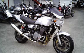 SUZUKI INAZUMA 1200 (GSX1200) 1999 GV76A