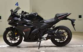 YAMAHA YZF R-3 2018 RH13J