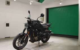 HUSQVARNA SVARTPILEN 125 2023
