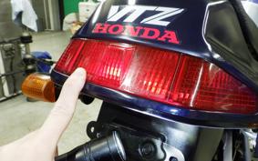 HONDA VTZ250