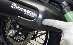 HUSQVARNA SVARTPILEN 401 2024