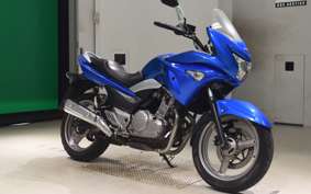 SUZUKI GSR250S 2003