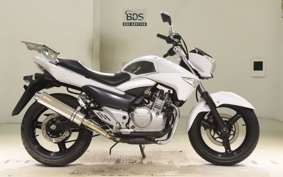 SUZUKI GSR250