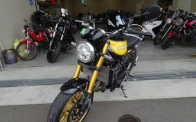 HONDA X4 1999 SC38