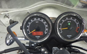 TRIUMPH BONNEVILLE T100 2010