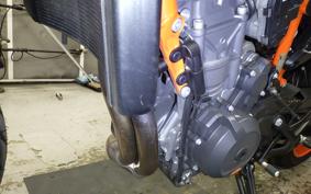 KTM 890 DUKE R 2023