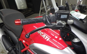 DUCATI DIAVEL 2011