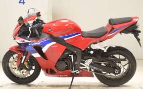 HONDA CBR600RR 2025 PC40