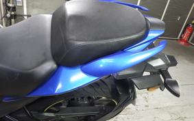SUZUKI GIXXER 250