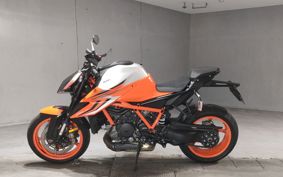 KTM 1290 SUPER DUKE R 2024 V3940