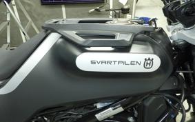 HUSQVARNA SVARTPILEN 250
