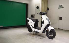 HONDA EM1 e: 2013 EF16