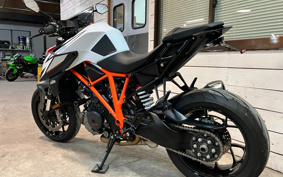 KTM 1290 SUPER DUKE R 2020 V3940