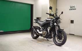 HUSQVARNA SVARTPILEN 401 2020