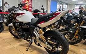 HONDA CB1300SF SUPER FOUR 2025 SC54