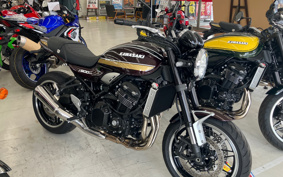 KAWASAKI Z900RS 2025 ZR900K