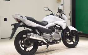 SUZUKI GSR250 2000