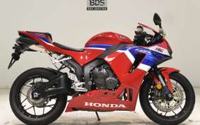 HONDA CBR600RR 2025 PC40