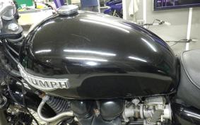 TRIUMPH BONNEVILLE 2004