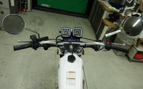 SUZUKI TS185 2017