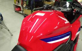 HONDA CBR650R E-Clutch 2026 RH17
