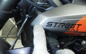 TRIUMPH STREET TRIPLE RS 2023