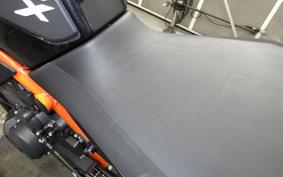 KTM 890 DUKE R 2023