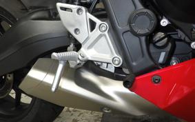 HONDA CBR650R E-Clutch 2025 RH17
